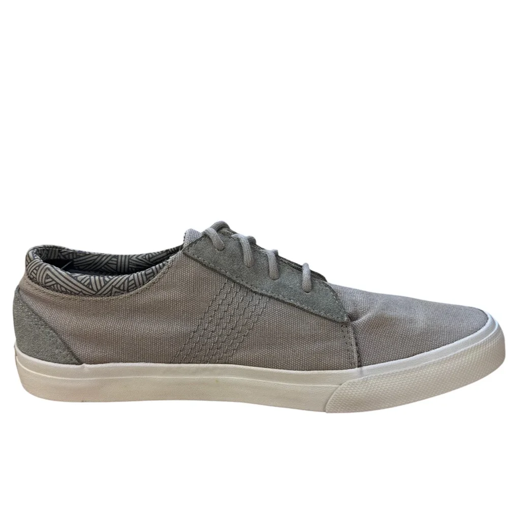 REEF Premium Lifestyle Sneakers Mens 9 Grey Low Top Canvas Skate Surf Casual